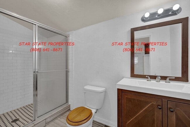 Building Photo - Beautiful 3 bed across from school