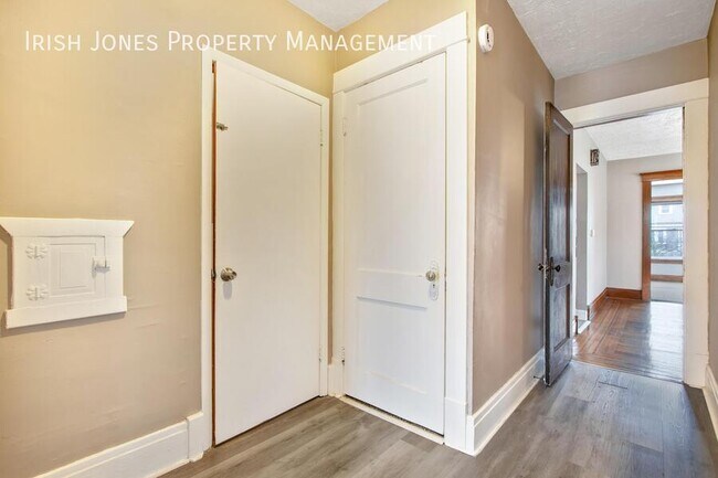 Building Photo - 38 Rugby Rd