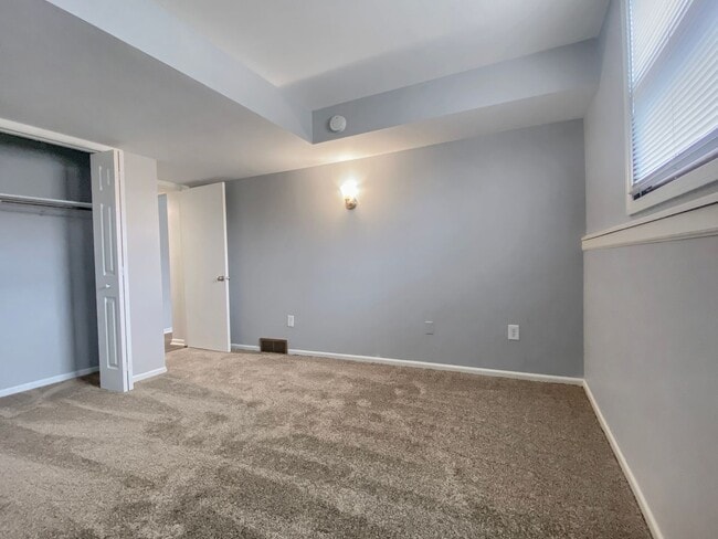 Building Photo - 4179 Oak Park Dr SE