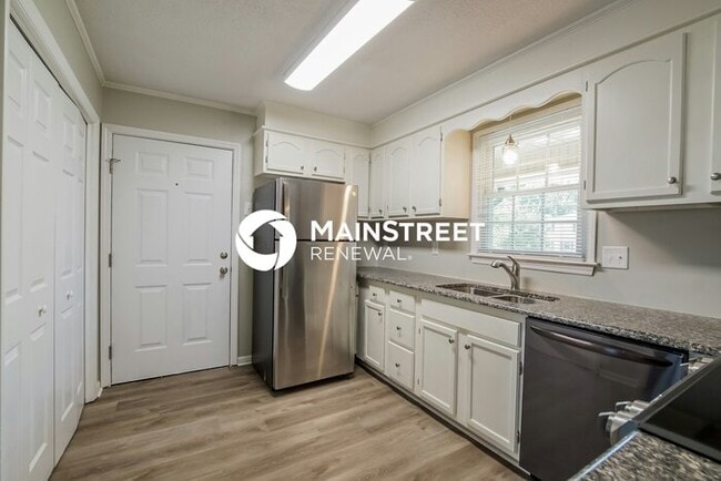 Building Photo - 3 Bedroom Pet-Friendly Home in Smithfield, NC with Main Street Renewal