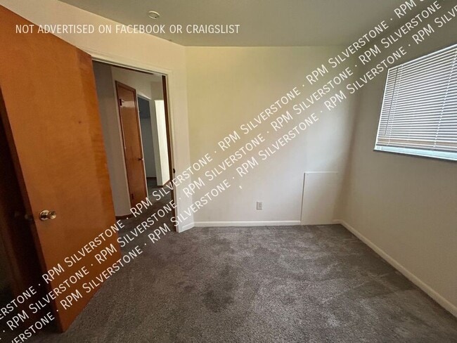 Building Photo - 17483 Allen St