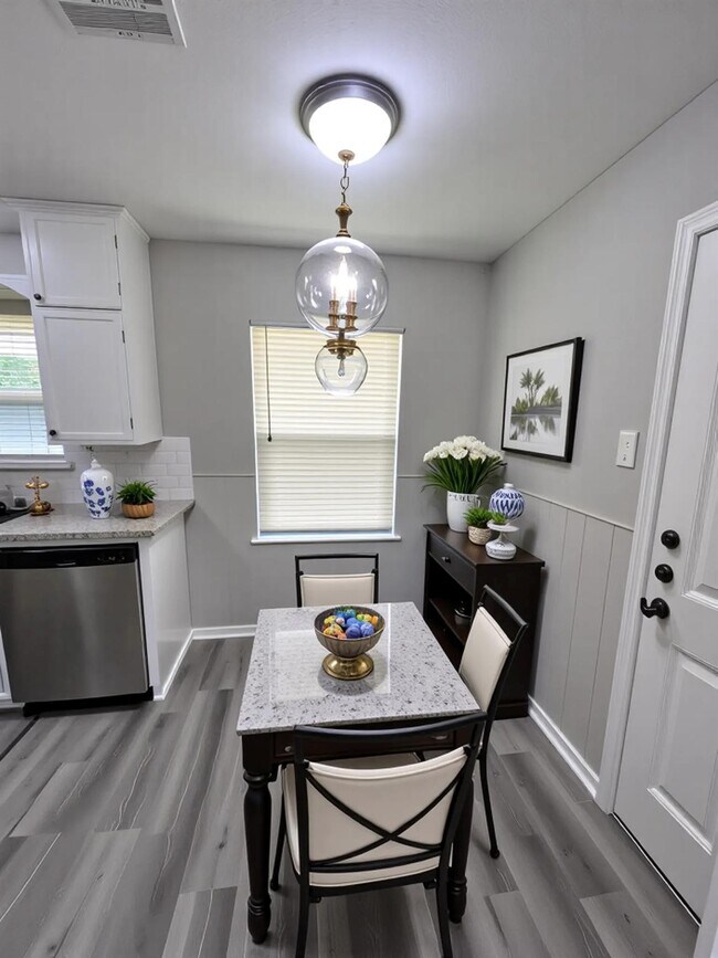 Building Photo - 1001 Mac Dr