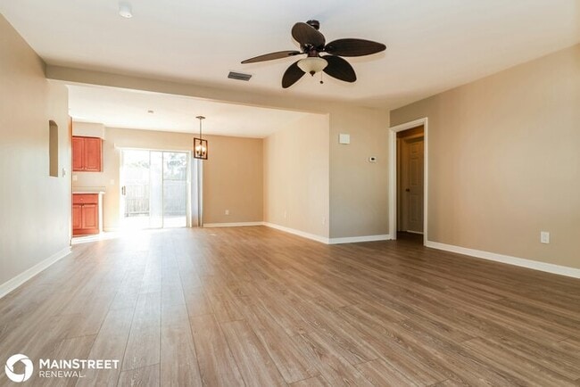 Building Photo - 1411 Cromwell Dr, Tarpon Springs, FL 34689
