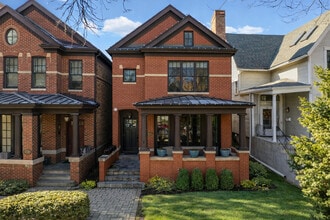 Building Photo - 4322 N Hermitage Ave