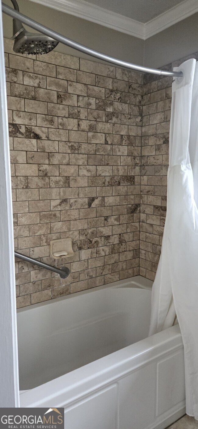 Building Photo - 421 Mt Alto Rd SW