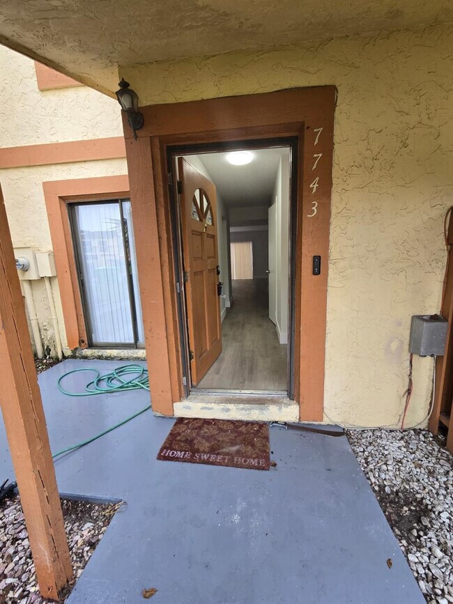 Primary Photo - 7743 Balboa St