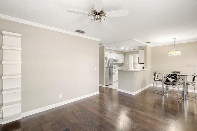 Building Photo - 3909 W Iowa Ave