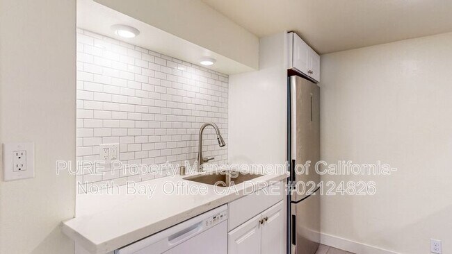 Building Photo - 11 Pedrini Wy