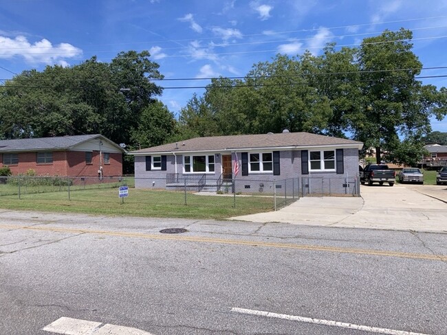 Primary Photo - 5 Monaview St