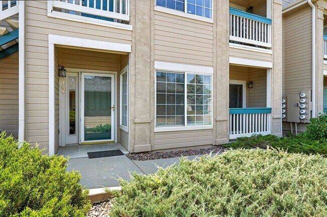 Building Photo - Immaculate Updated 2-Bedroom, 2-Bath Ground-Level Condo in Broomfield  - Miramonte Ranch