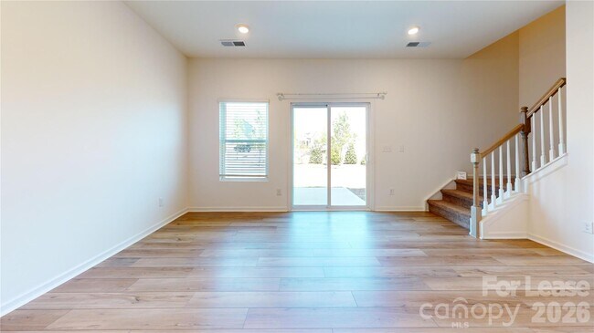 Building Photo - 761 Earhart St NW