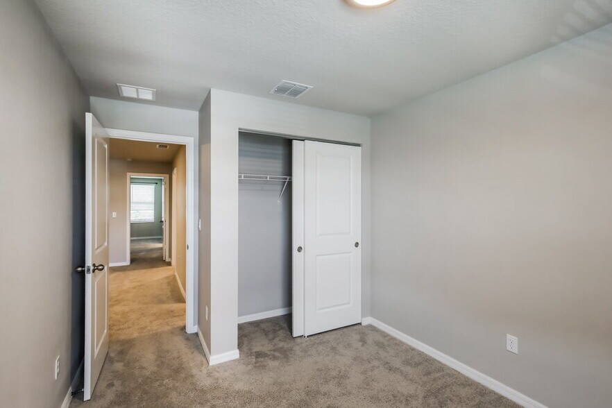 Building Photo - 3565 San Bernardino Way