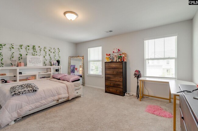 Building Photo - 1045 Ashcroft Cir