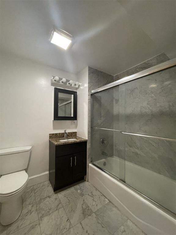 Building Photo - 204 Christopher Columbus Dr