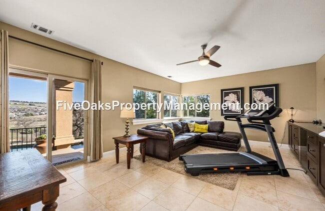 Building Photo - 5185 Mertola Dr