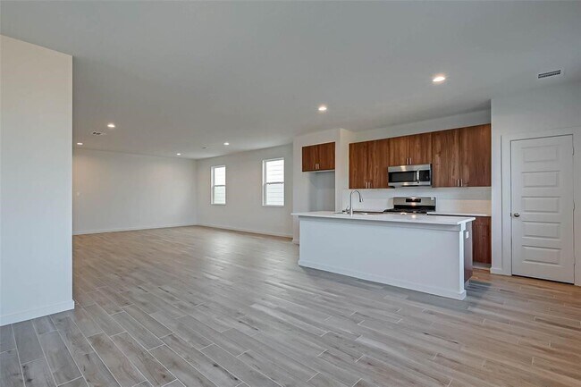 Building Photo - 3510 Contempo Dr