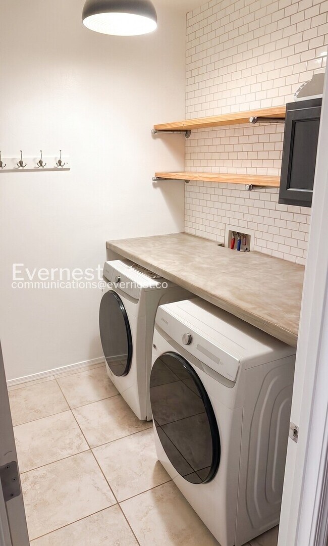 Building Photo - Spacious Home with Fenced Yard and Pool Access | Pet friendly | Available Now!