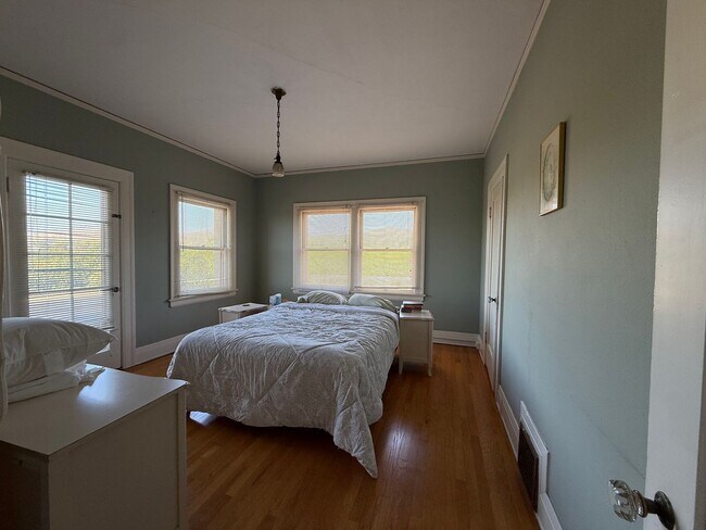 Building Photo - Spacious Somis Country Estate – 4+3 4,000 ...