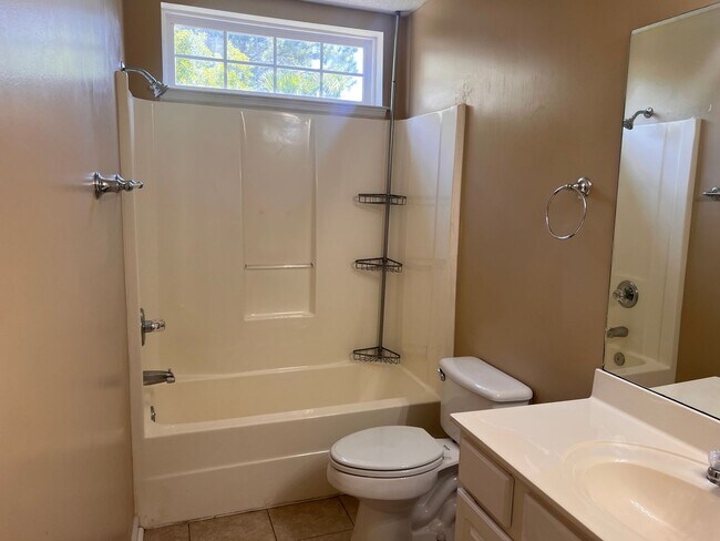 Building Photo - 3806 Maypop Cir