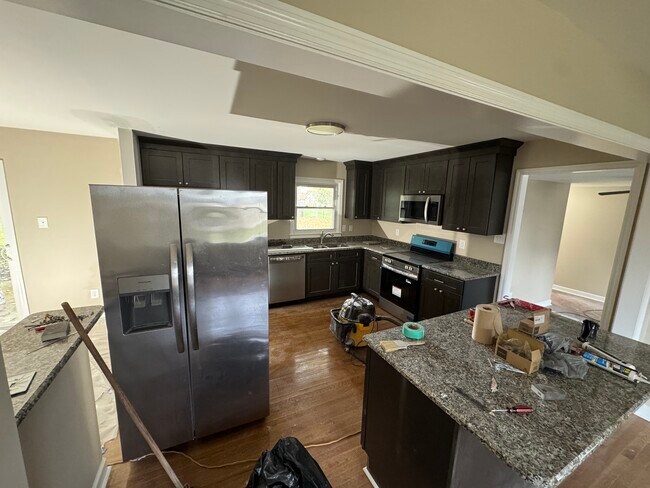 Building Photo - 519 Meadowlawn Dr