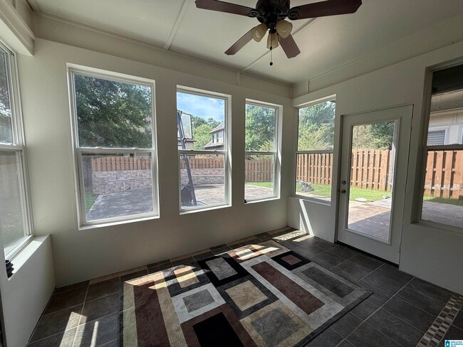Building Photo - 2304 Arbor Glen