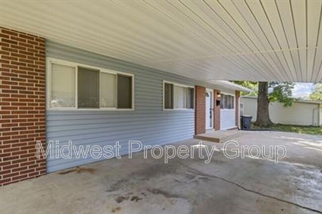 Building Photo - 925 Gonzaga Ln