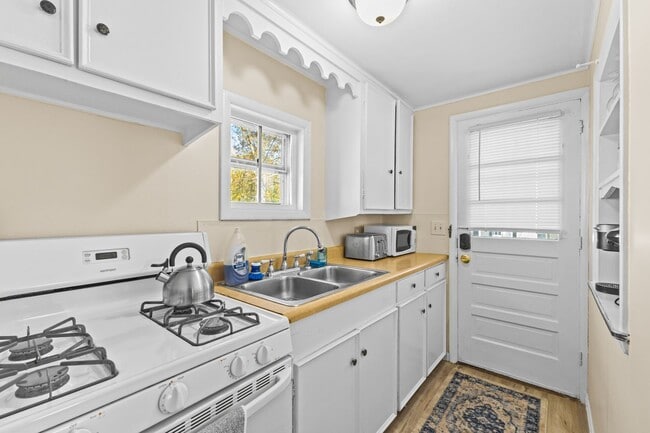 Building Photo - 9 Lafountain St