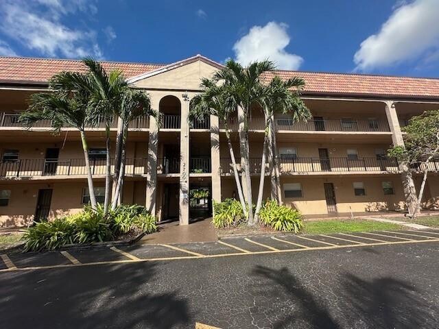 Building Photo - 2700 Coral Springs Dr