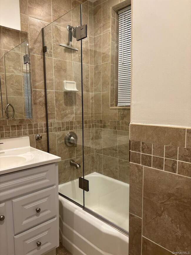 Building Photo - 71-29 Myrtle Ave