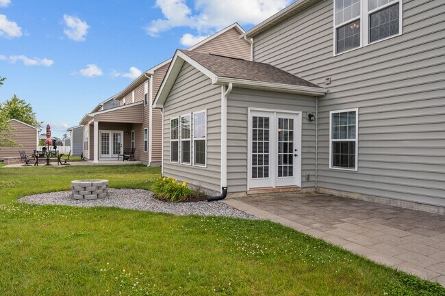 Building Photo - Smithfield Home