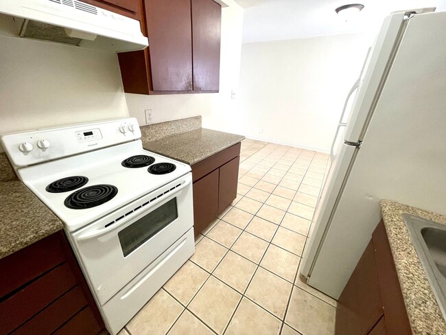 Building Photo - 3351 Brussels St