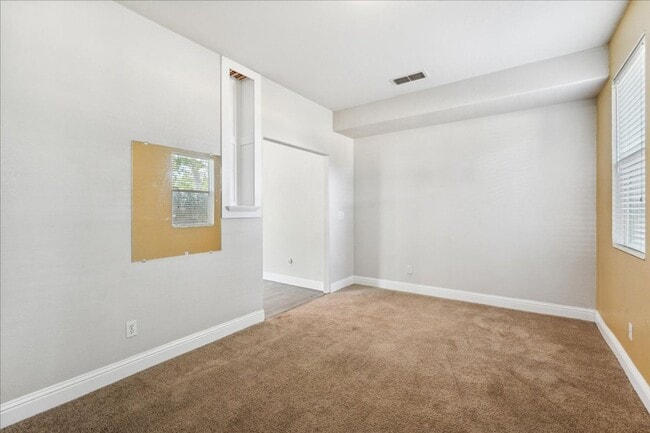 Building Photo - 57 Rossignol Cir