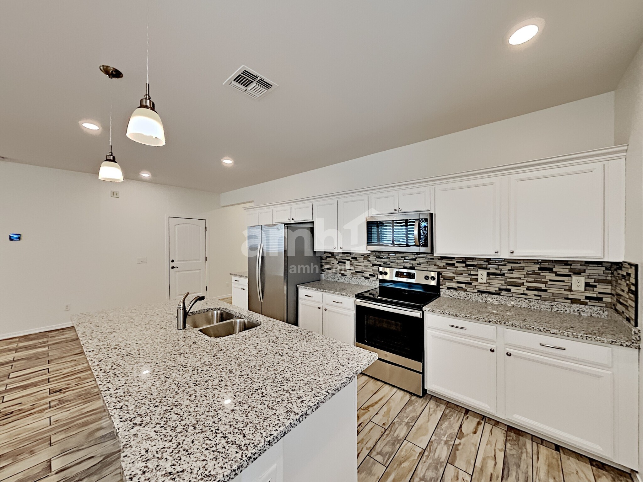 Building Photo - 16657 W Jenan Dr