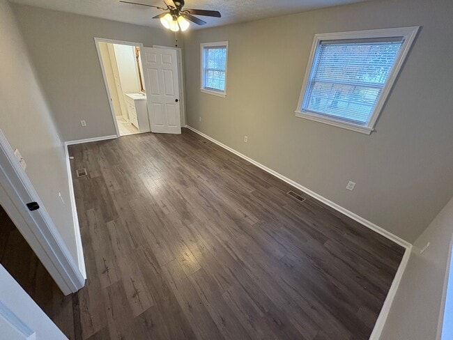 Building Photo - FOR LEASE- SINGLE-FAMILY HOME IN HARTSVILLE!