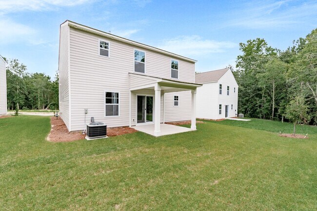 Building Photo - Discover the Perfect Blend of Comfort and ...