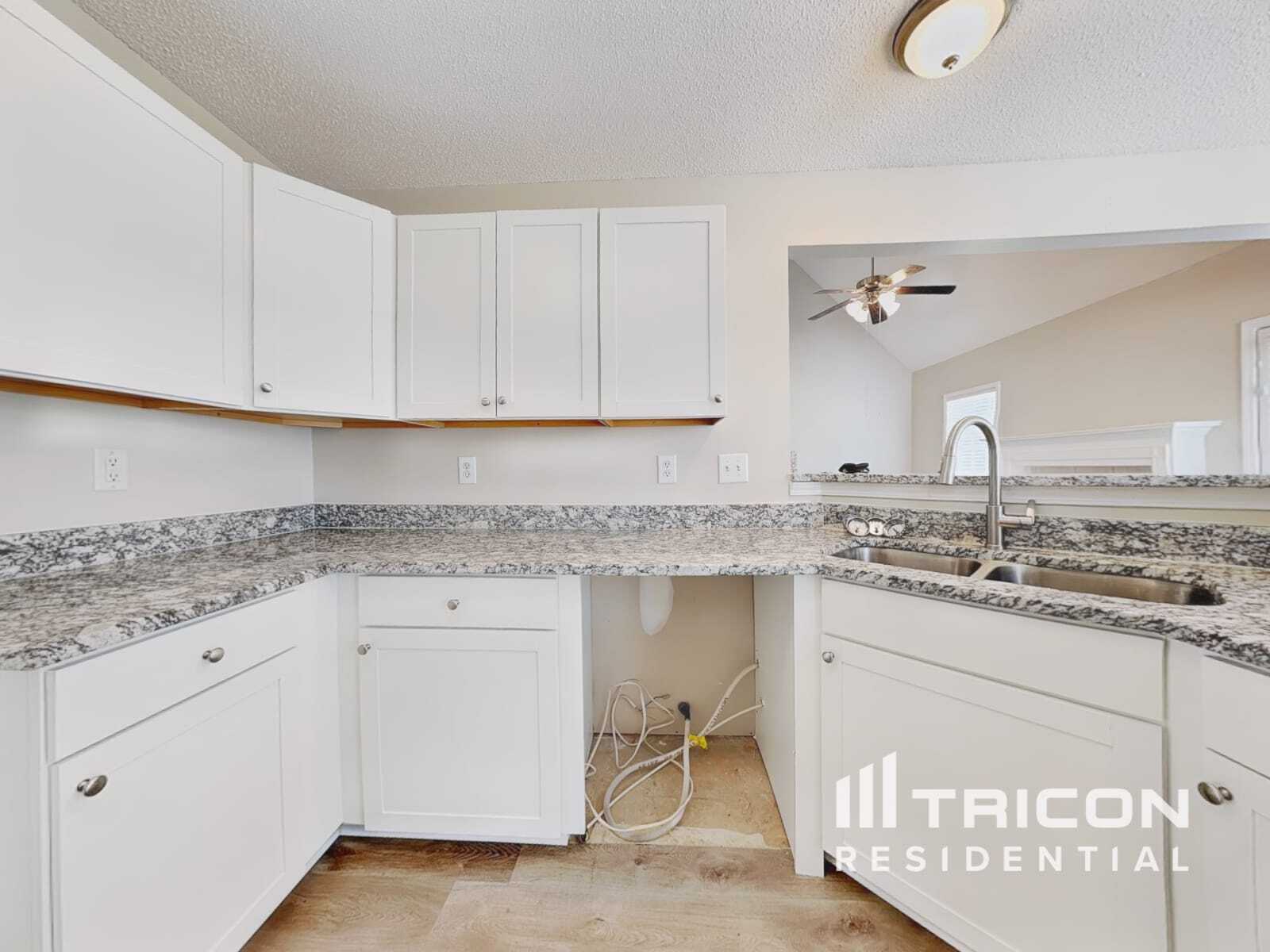 Building Photo - 130 Kyle Way