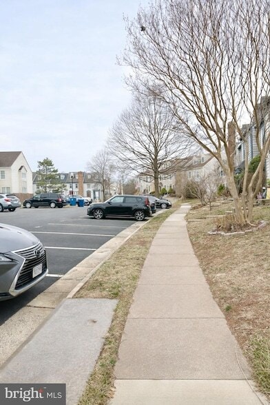 Building Photo - 44032 Aberdeen Terrace