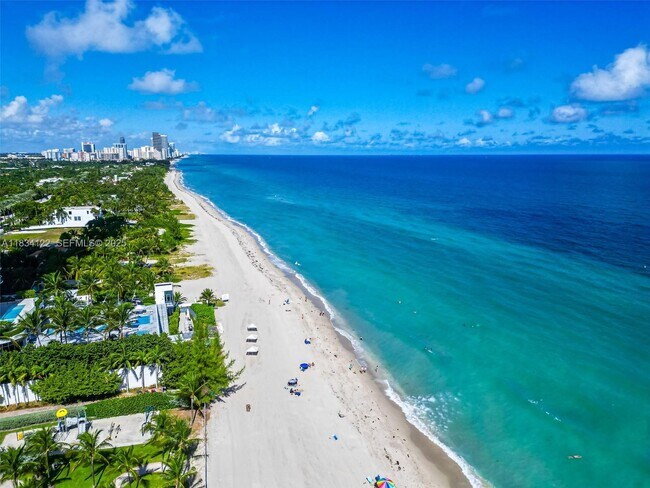 Building Photo - 19333 Collins Ave