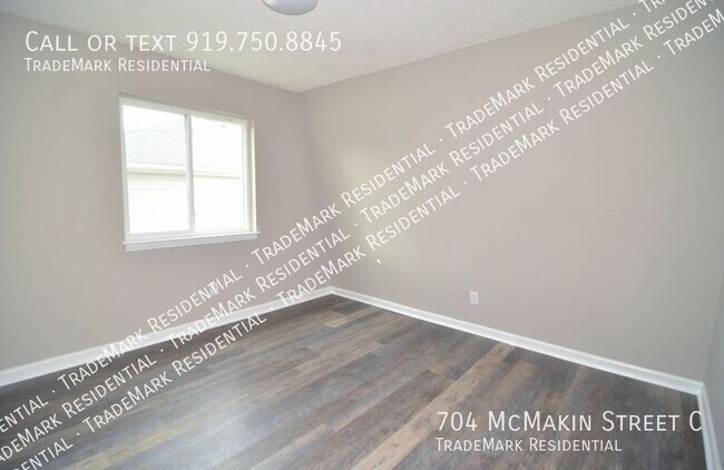 Building Photo - 704 McMakin St