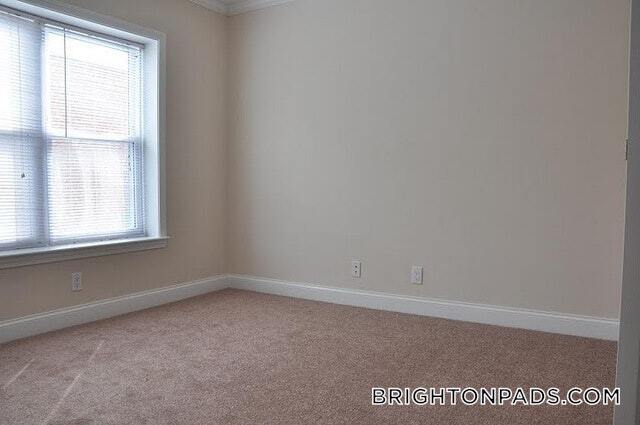 Building Photo - 168 Newton St