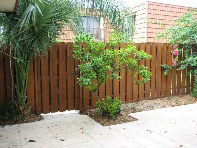 Building Photo - 3216 Spanish Wells Dr