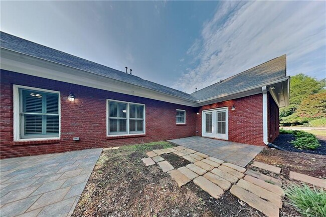 Building Photo - 601 Peach Pl