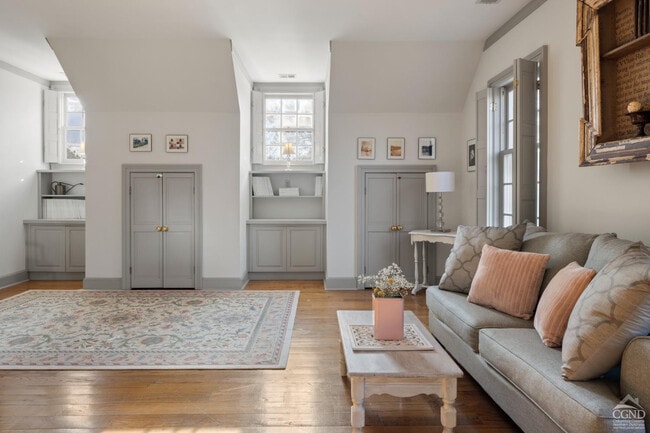 Building Photo - 147 Rock City Rd