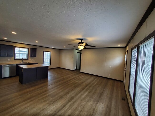 Building Photo - 24 Canary Hill Dr