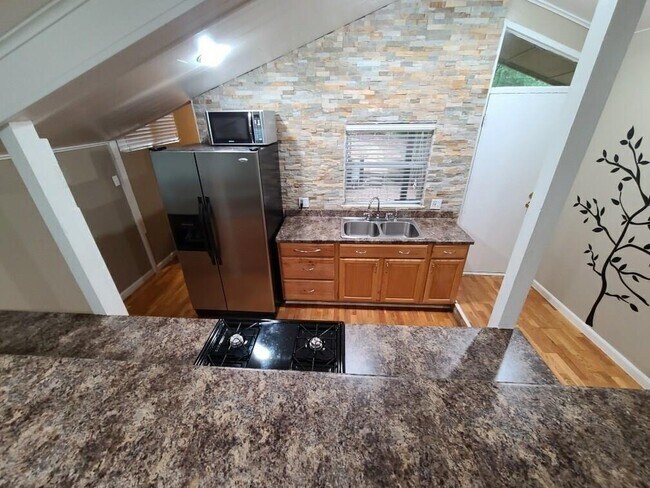 Building Photo - 227 Rockland Dr