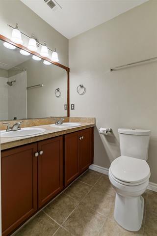 Building Photo - 2301 Tailburton Ct