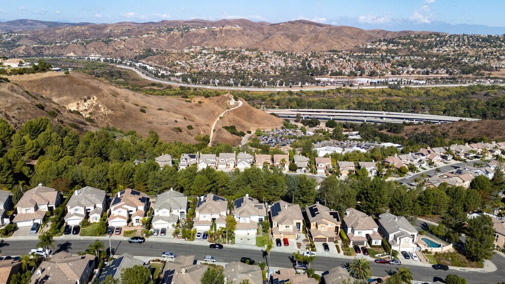 Building Photo - 8755 E Garden View Dr