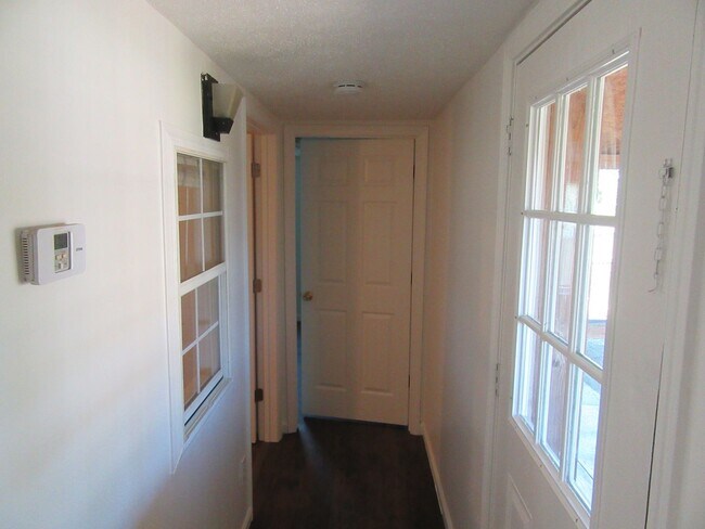 Building Photo - 237 Helen Ave