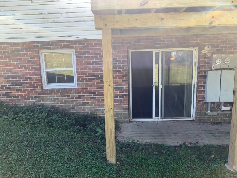 Building Photo - 102 Oakwood St