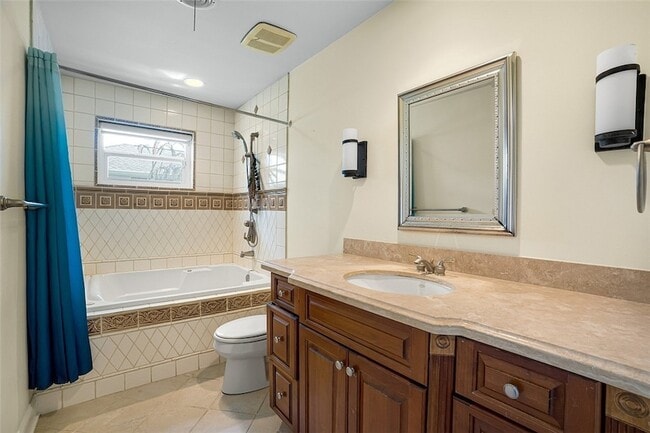 Building Photo - 500 Gardenia Ln